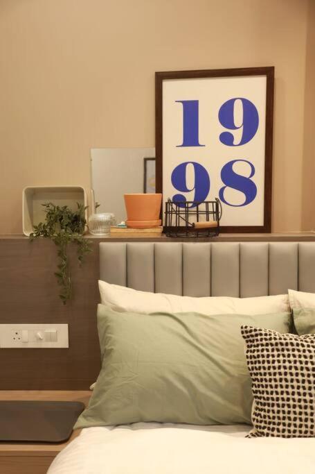 Apartment Downtown 2 And Half Bhk Appt Mahalaxmi 1201