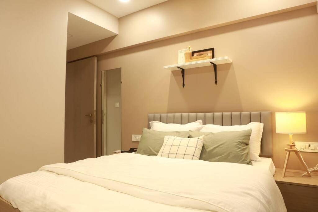 Downtown 2 And Half Bhk Appt Mahalaxmi 1201 Apartment *
